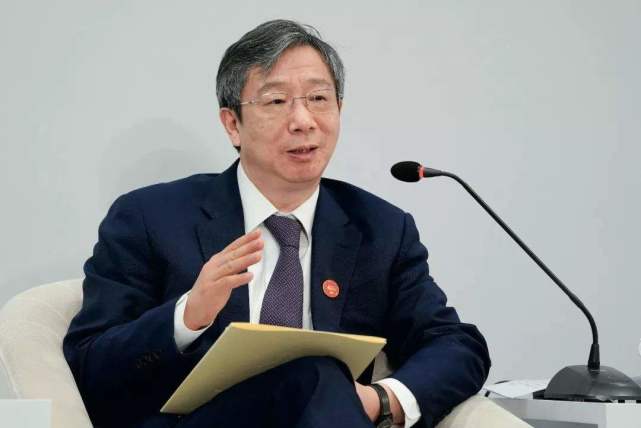 易纲出任央行行长后首秀 三句话概括当前金融工作