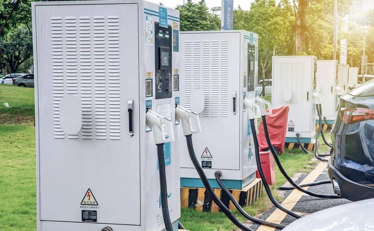 加快停车设施智能化改造和建设，利用物联网等实现系统平台、家居产品互联互通……两办发文推进打造韧性城市