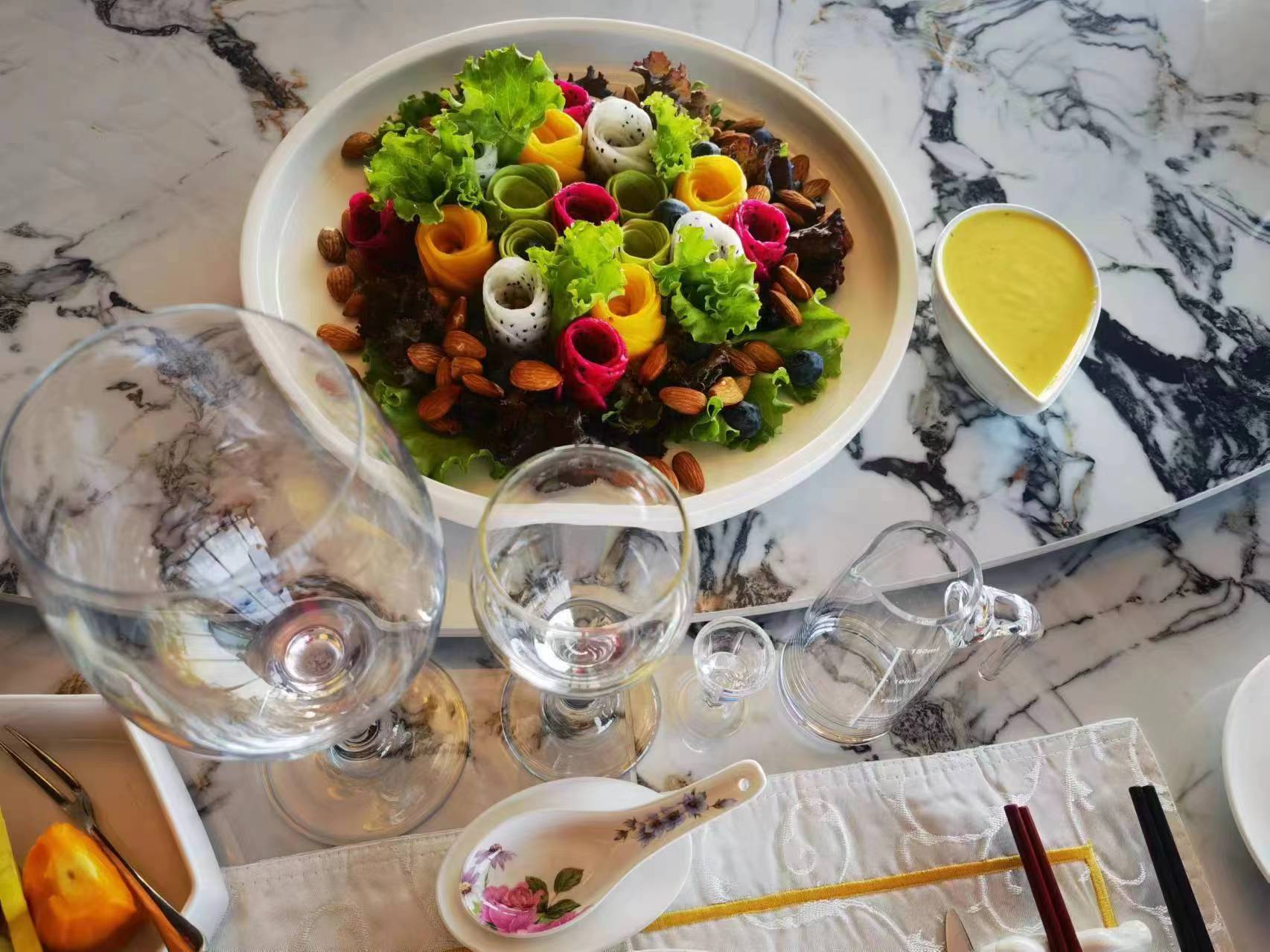 全聚德：公司在小红书上开设了“中国全聚德集团”“全聚德零研所”等官方账号