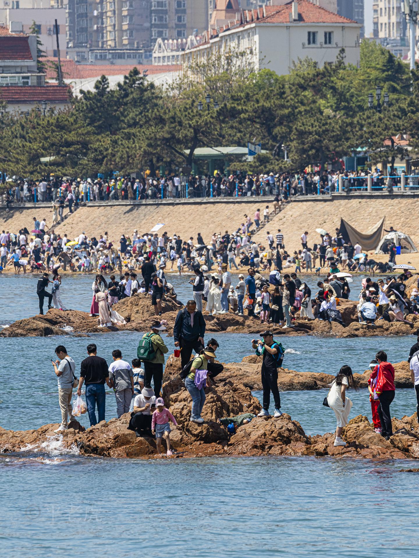 全国出游人次和总花费再创新高！文旅部：春节国内出游总花费6770.02亿元，旅游消费开门红