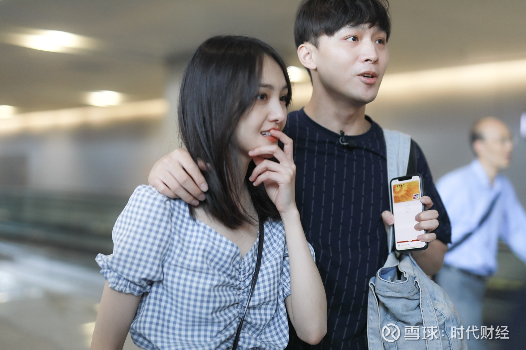 郑爽父亲名下郑张餐饮欠税被公告