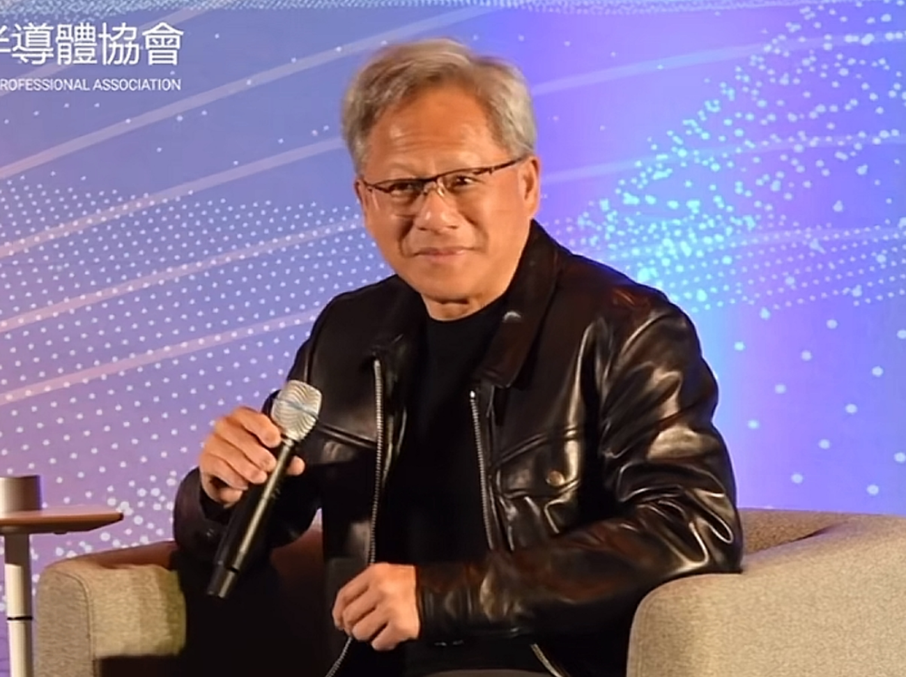 段永平再谈英伟达、腾讯！