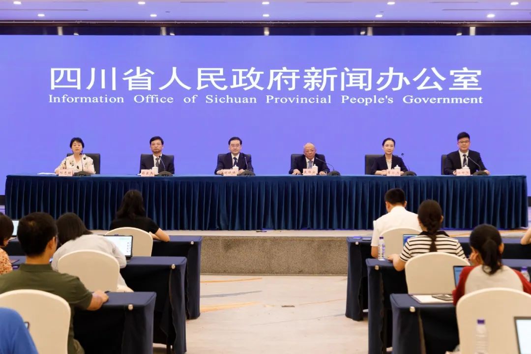 事关高校毕业生就业！中办、国办：完善招生计划、人才培养与就业联动机制 支持民营企业稳岗拓岗