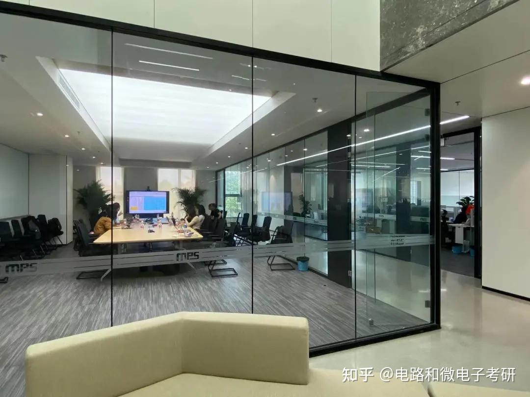综艺股份：因业务发展需要，参股公司北京神州龙芯集成电路设计有限公司员工社保缴纳主体目前由其控股子公司承接