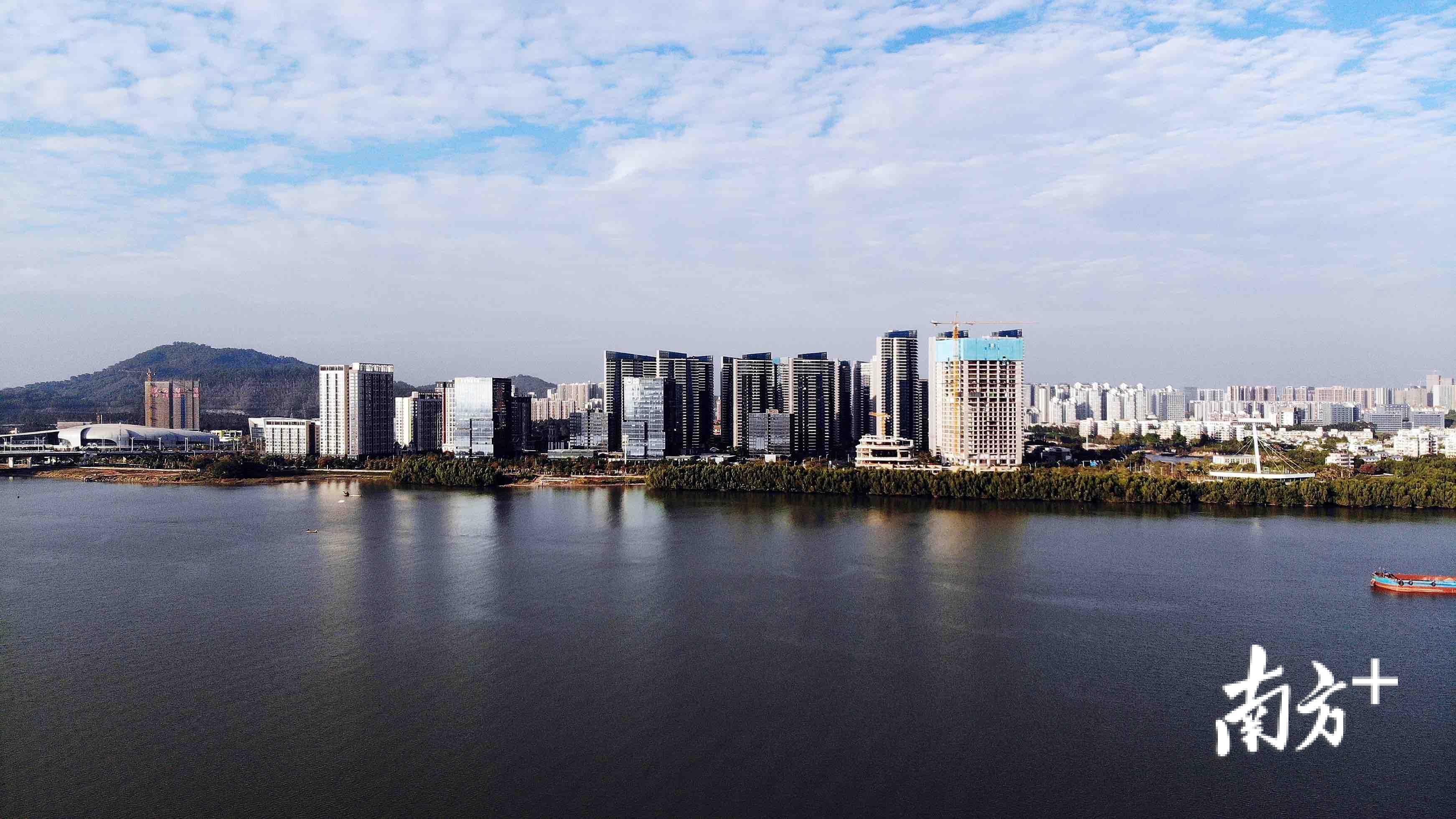 东方铁塔：预计2025年半年度盈利4.51亿至4.95亿 净利润同比增长63.80%至79.78%