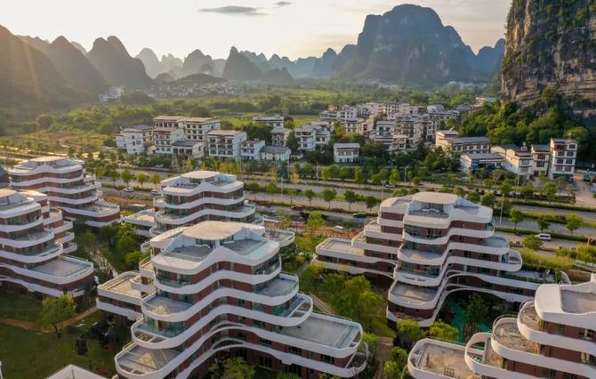 企业观察｜朱荣斌离任、创始人扶伟聪回归 合富辉煌能否扭亏为盈？