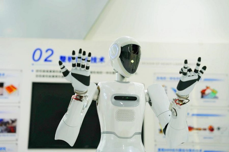 新劲刚：公司专注于射频微波领域的技术研发，相关技术在机器人应用场景中展现出广泛的适用性