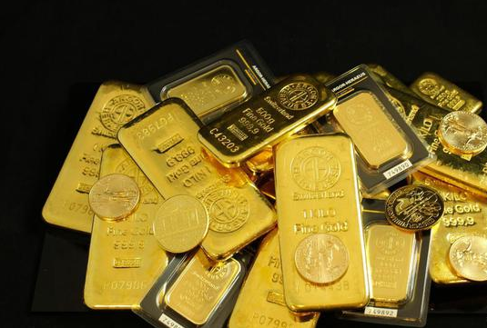 央行将开展9000亿元MLF操作;老铺黄金热门产品涨幅超20%| 金融早参