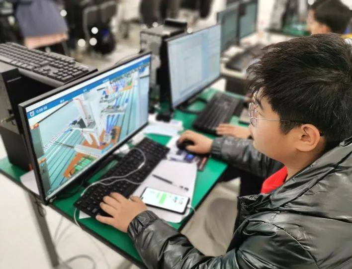 大鹏工业：外购标准件采购占比超七成 自研的被评奖项目背后现客户