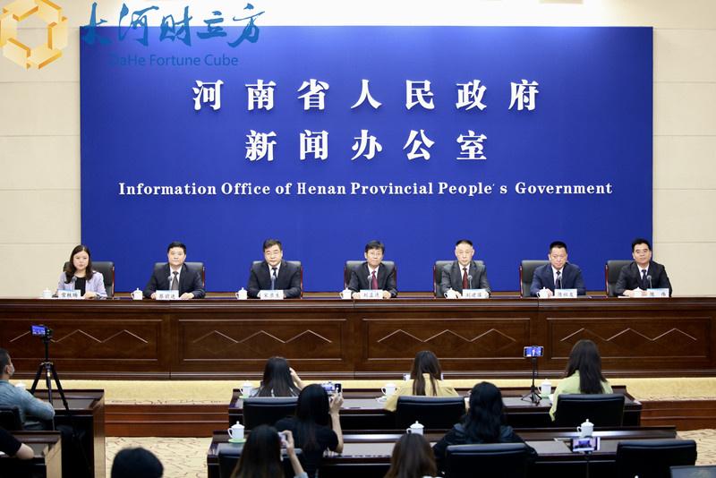 中报现场 | 龙湖集团管理层：践行新旧发展模式转换，最关键是处理好债务问题