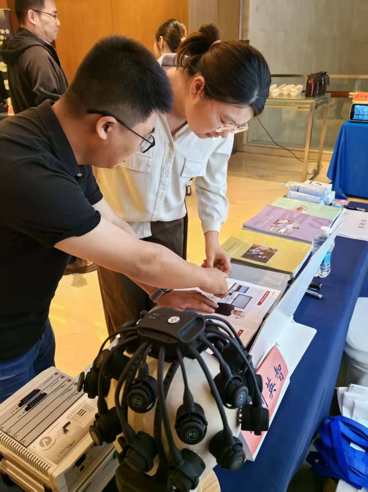 通信行业周跟踪：英伟达投资Groq重点布局推理ASIC，科创板促进商业航天加速发展