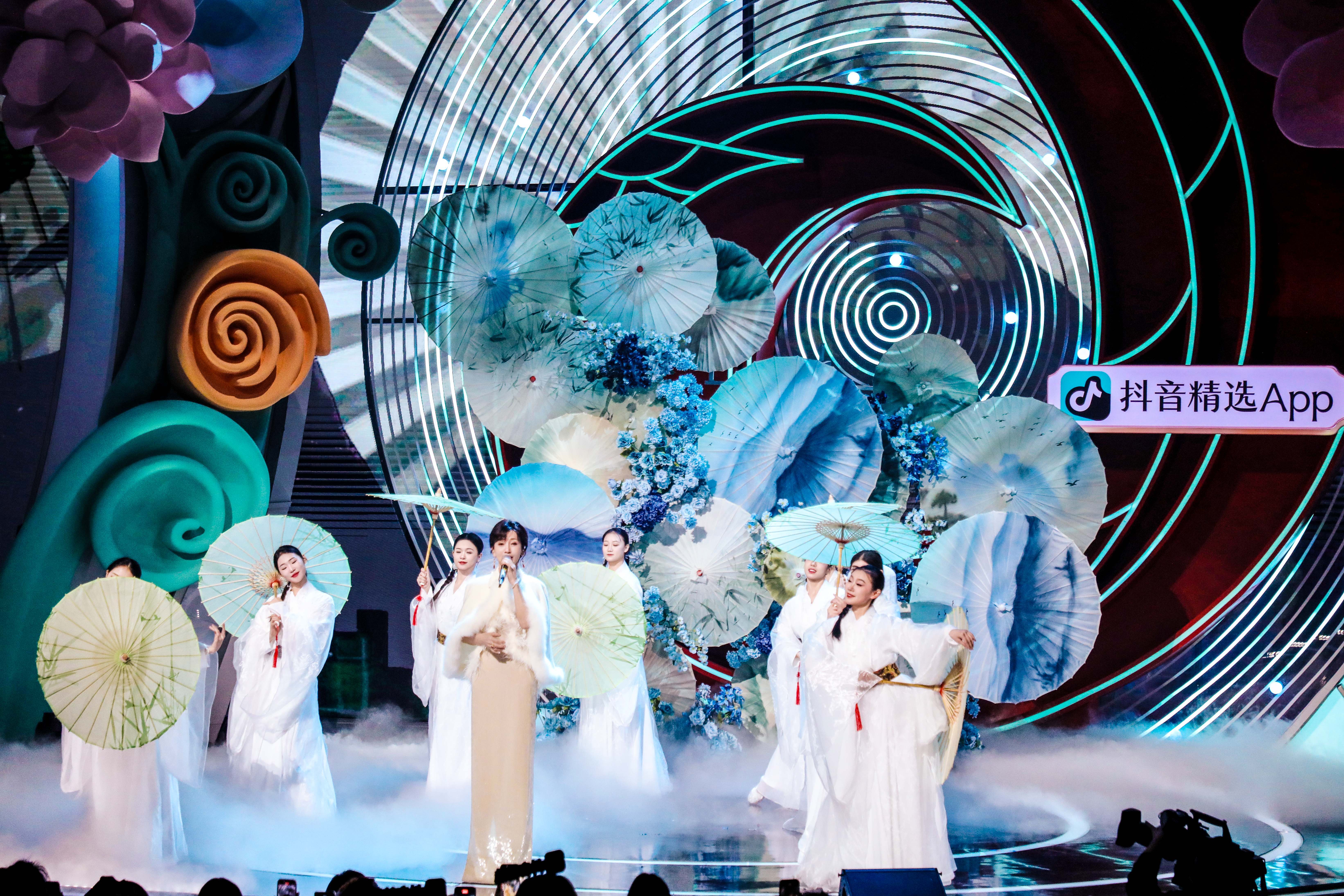 多彩非遗与民俗活动点亮新春，2025年非遗相关企业注册涨超20%