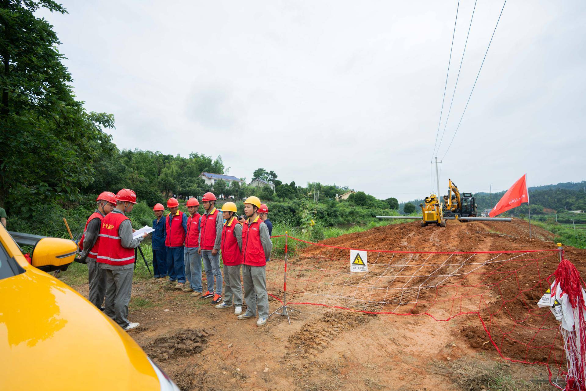 电力设备行业动态跟踪:容量电价纲领政策落地,国内储能开启新篇章